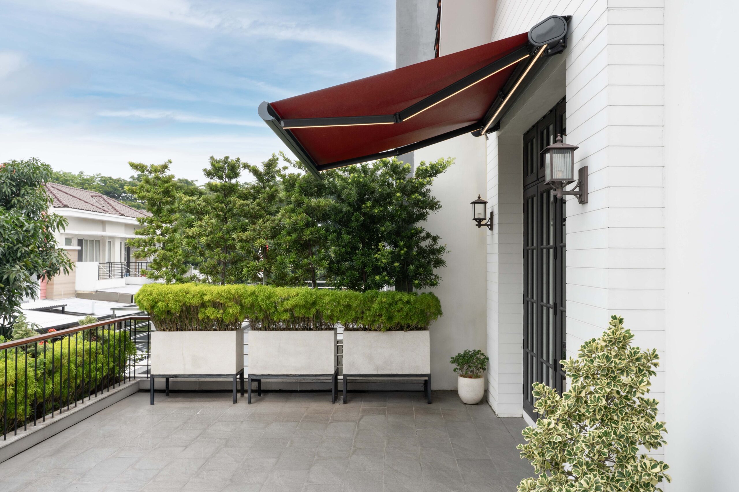 Awning - AW C201 - Motorized (2)